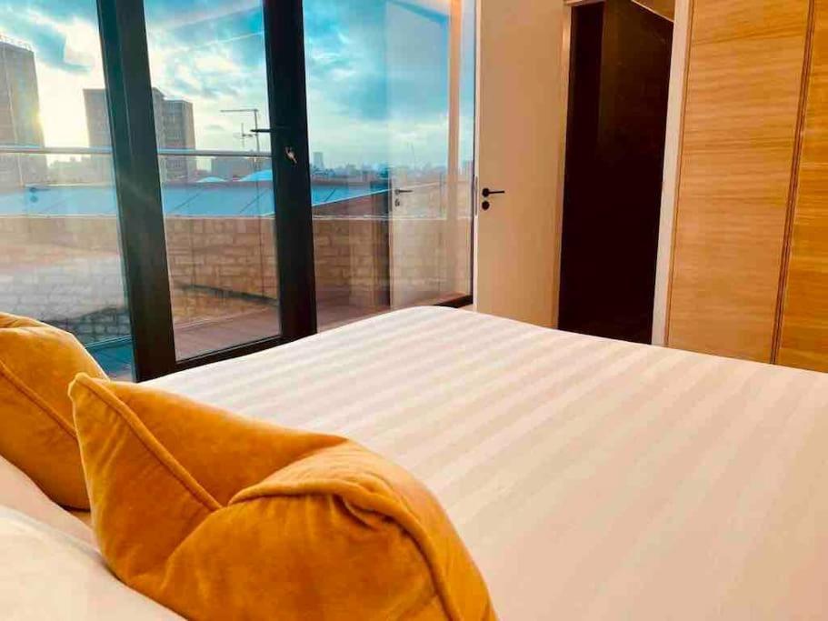 Large 3 Bed 3 Bathrooms Penthouse With Terrace And City Views In ลอนดอน ภายนอก รูปภาพ