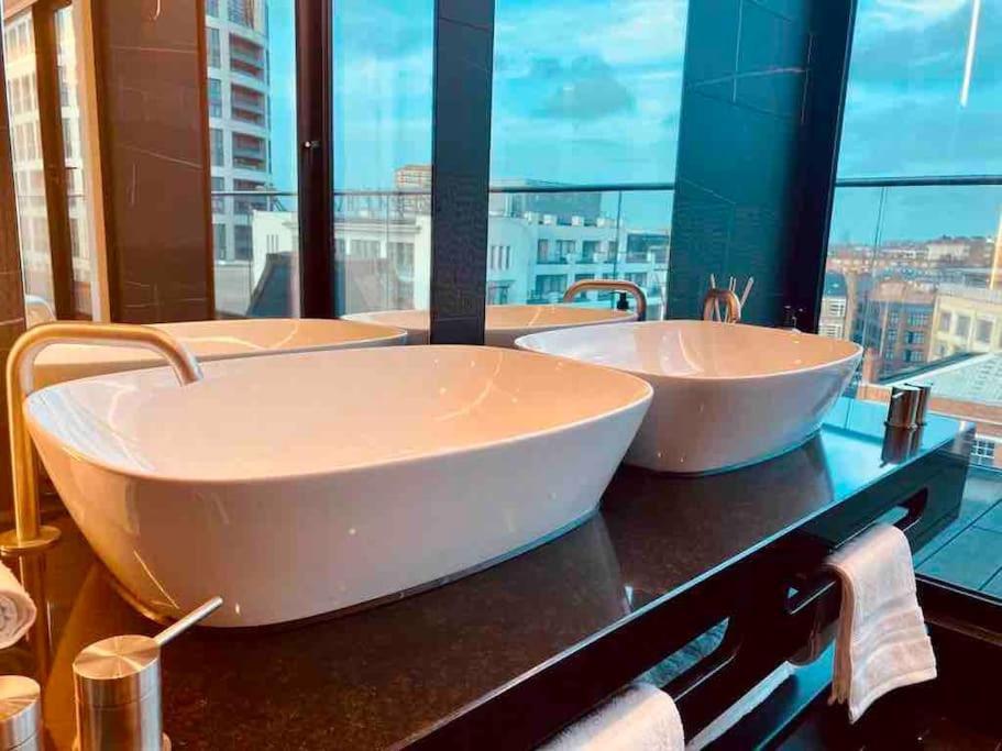 Large 3 Bed 3 Bathrooms Penthouse With Terrace And City Views In ลอนดอน ภายนอก รูปภาพ