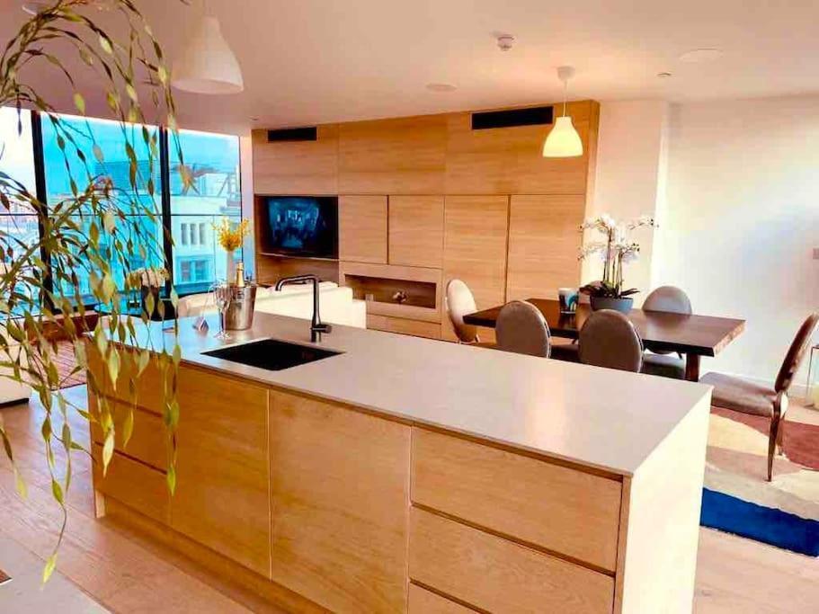 Large 3 Bed 3 Bathrooms Penthouse With Terrace And City Views In ลอนดอน ภายนอก รูปภาพ