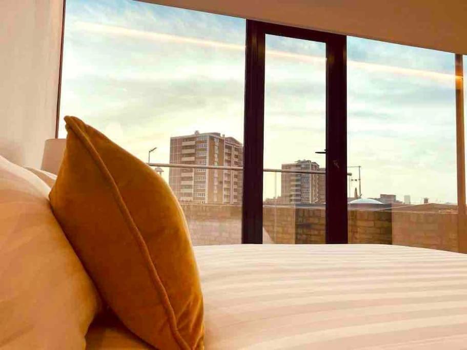 Large 3 Bed 3 Bathrooms Penthouse With Terrace And City Views In ลอนดอน ภายนอก รูปภาพ