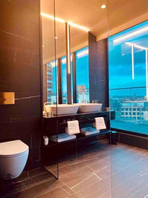 Large 3 Bed 3 Bathrooms Penthouse With Terrace And City Views In ลอนดอน ภายนอก รูปภาพ
