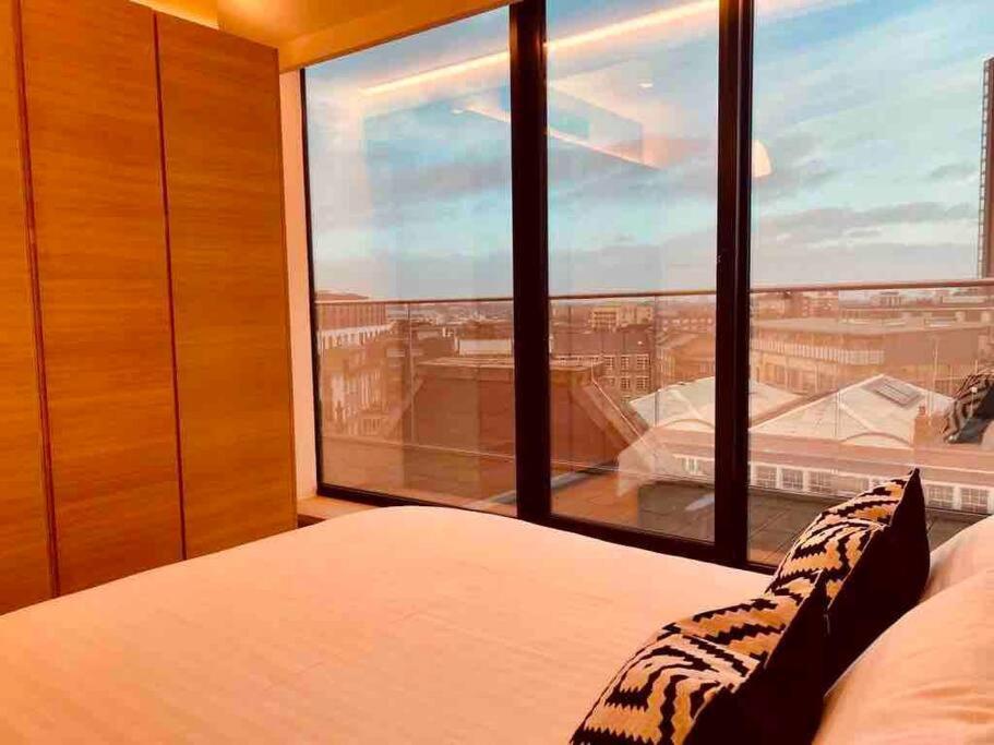 Large 3 Bed 3 Bathrooms Penthouse With Terrace And City Views In ลอนดอน ภายนอก รูปภาพ